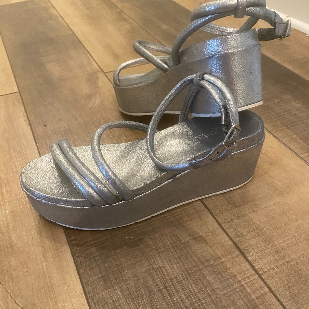 J Slides Wedges